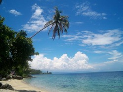 Pantai Madale, Si Cantik Dari Poso