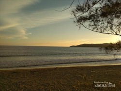 Pantai Muaro Bantiang yang Syahdu di Mandeh