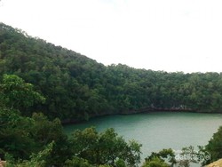 Pantai Ngambur, Sang Perawan dari Kampung Halaman SBY