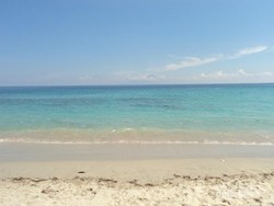 Pantai Nipah di Lombok, Airnya Sebening Kaca