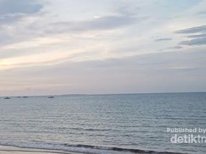 Pantai Oesapa, Spot Terbaik Melihat Sunset di Kupang
