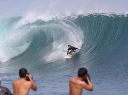 Pantai Plengkung di Banyuwangi, Surga Bagi Peselancar Dunia