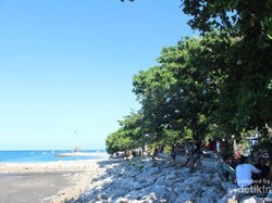 Pantai Sanur Tak Hanya Pemandangan, Ada Ritual Keagamaan Juga!