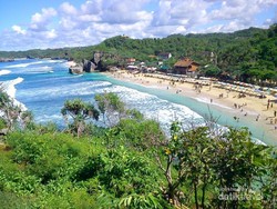 Pantai Seribu Pesona di Gunungkidul