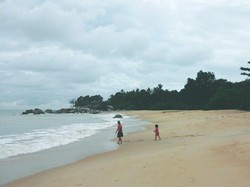 Pantai Teluk Uber di Bangka, Untuk Liburan Hingga Bulan Madu