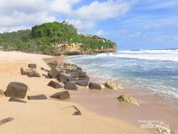 Pantai Trenggole, Si Perawan di Gunungkidul