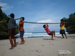 Pantai Wawaran, Lokasi Syuting Si Bolang di Pacitan