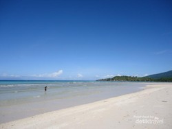 Pantai Welolo, Surga Tersembunyi di Alor, NTT