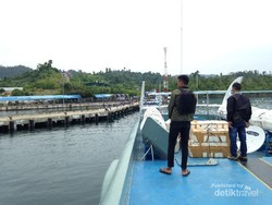 Pelabuhan Waisai di Raja Ampat yang Menyambut Hangat
