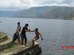 Pemandangan Cantik Danau Toba Ada di Desa Tongging