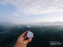 Pemandangan Dahysat Tebing Keraton di Pagi Hari