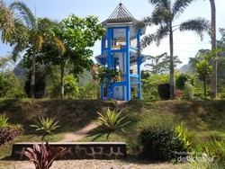 Pemandangan Elok Merapi Dari Menara Pandang Kaliurang