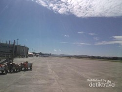 Pemandangan Menakjubkan Sekitar Bandara Sentai di Papua