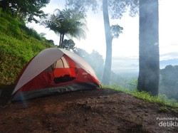Penat dengan Urusan Kantor? Coba Kemping di Sukamantri