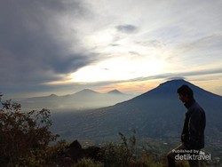 Pendakian Gunung Sindoro via Kledung Tutup Lagi di Oktober