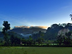 Pendakian Penuh Tantangan di Gunung Pesagi, Lampung