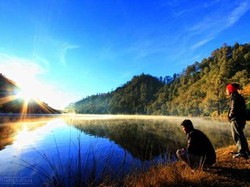 Pendakian Seru Menaklukkan Puncak Mahameru, Gunung Semeru