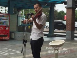 Pengamen Tampil Gaya di Taiwan