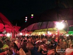 Penuh Payung Warna-warni, Pantai La Pancha di Bali