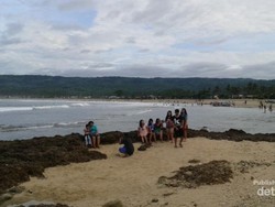 Perjalanan Menantang ke Pantai Sawarna di Banten