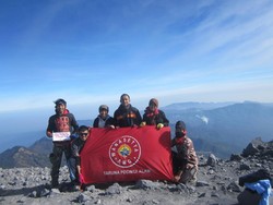 Perjalanan Paling Berharga Mencapai Mahameru