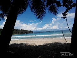 Perjuangan Berbuah Manis ke Pantai Legon Pari, Sawarna