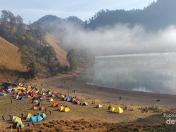 Perjuangan ke Puncak Mahameru yang Luar Biasa