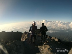 Perjuangan Panjang Mendaki Atap Pulau Bali