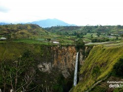 Pesona Air Terjun Sipiso-piso