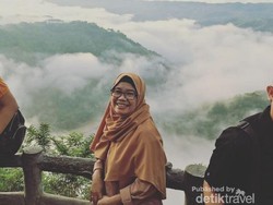 Pesona Bukit Mangunan, Menikmati Negeri di Atas Awan