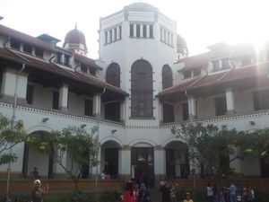 Pesona Lawang Sewu yang Tak Pernah Pudar