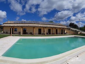 Pesona Panorama Perkebunan Sicilia di Italia