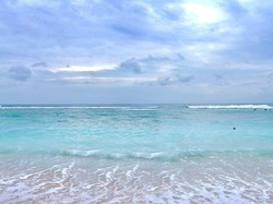 Pesona Pantai Padang-padang yang Tersembunyi di Bali