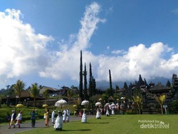Pesona Pura Tertua Bali yang Melegenda