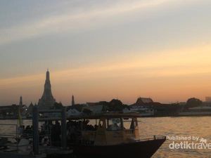 Pesona Wat Arun Di Waktu Senja