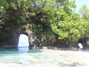 Petualangan ke Batu Lobang di Pulau Enggano
