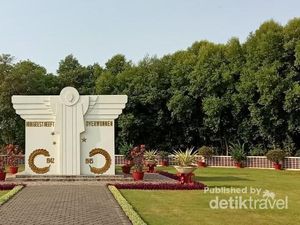 Piknik Kok ke Pemakaman?