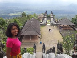 Pintu Surga di Pura Tertua Bali