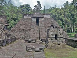 Piramida Aztec Ada di Tengah Jawa!