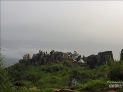 Planet Lain? Bukan, Ini Taman Batu di Bandung