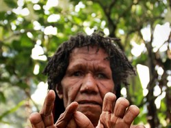 Potong Jari & Daun Telinga, Inilah Tradisi Unik Suku Dani