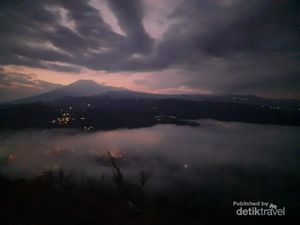 Potret Wisata di Atas Awan di Bukit Corong Tegal