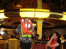 Priiiitt! Saatnya Belajar Evakuasi di Kapal Pesiar