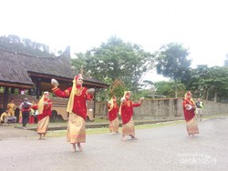 Prosesi Pemudik Minang, Makan Bajamba!