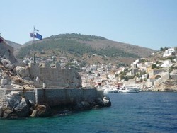 Pulau Hydra, Si Cantik dari Negeri Dewa