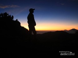 Puncak Sikunir dan Sunrise Terbaik Dari Dieng