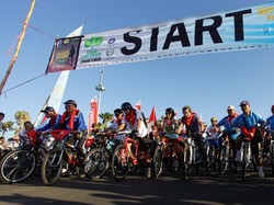 Ramainya Fun Bike Festival Bau Nyale di Lombok
