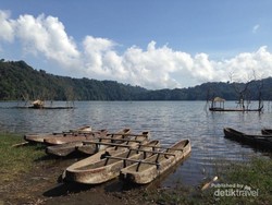 Rileks Sejenak di Danau Tamblingan, Bali