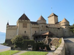 Robin Hood, Penyihir, dan Kastil di Tepi Danau Jenewa