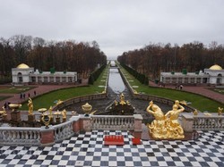 Rusia Punya Istana Ala Versailles dari Prancis